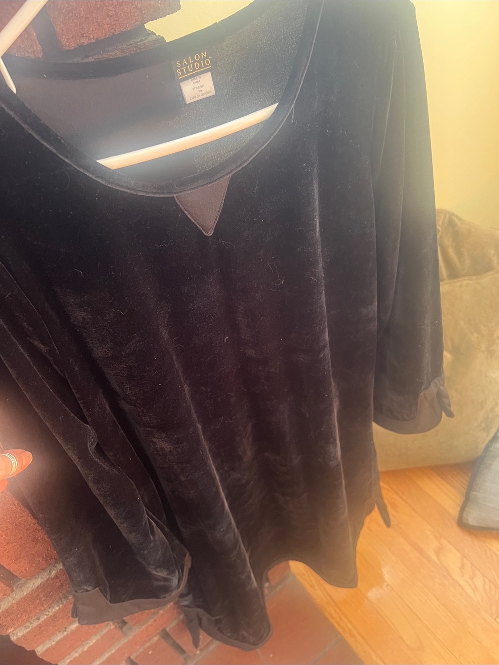 Salon Studio Black Velvet Tunic Top
